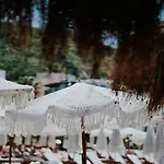 Martiness Otel Dıraç