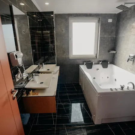 Hotel Martiness 4*