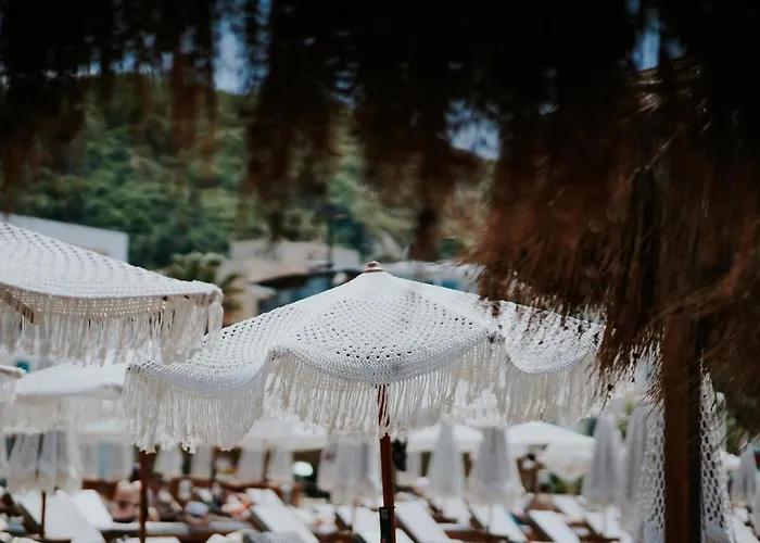 Martiness Otel Dıraç